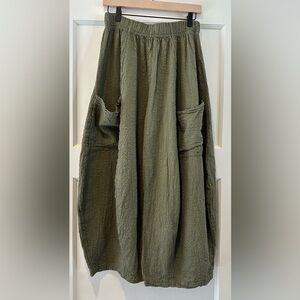 Blue Fish Textured Mojo Pants in Seaweed - NWT!
